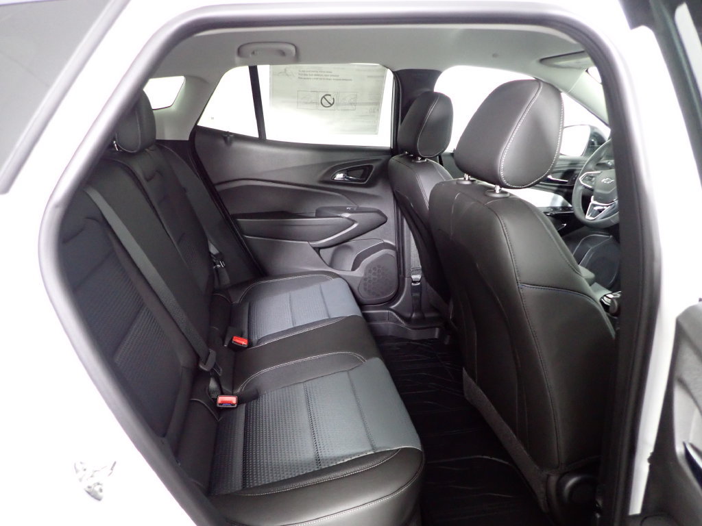 New 2026 Chevrolet Trax LT w/ Midnight Edition FWD image 33