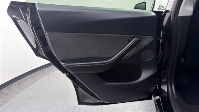 Used 2024 Tesla Model Y Long Range RWD image 14