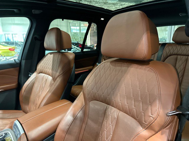 Used 2019 BMW X5 xDrive50i w/ M Sport Package AWD/4WD image 41