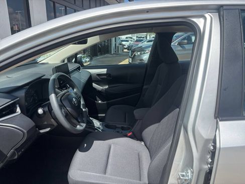 Used 2025 Toyota Corolla LE FWD image 23