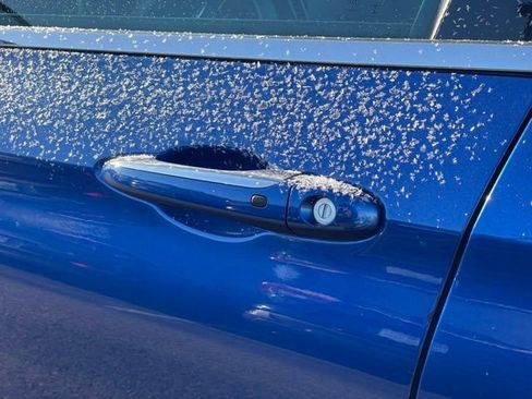 Used 2015 Chrysler 200 C w/ Navigation & Sound Group I image 26