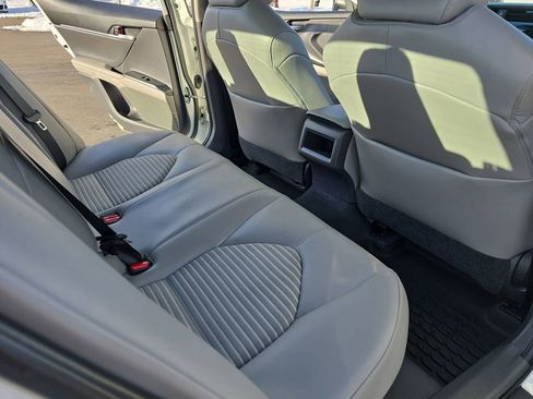 Certified 2020 Toyota Camry SE image 13