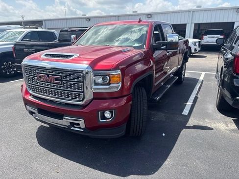 Used 2018 GMC Sierra 2500 Denali w/ Duramax Plus Package AWD/4WD image 1