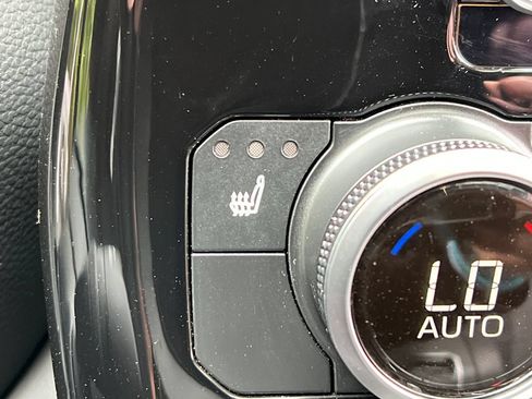 Used 2026 Toyota Highlander XLE AWD/4WD image 31