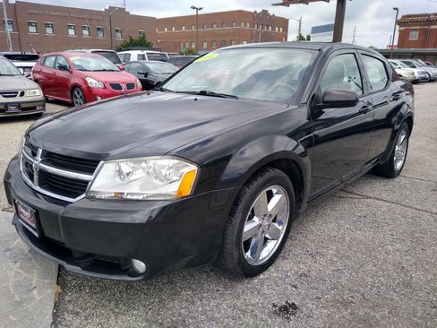 Used 2010 Dodge Avenger R/T w/ Navigation & Sound Group I image 4