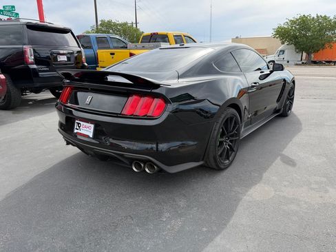 Used 2018 Ford Mustang Shelby GT350 w/ Convenience Package RWD image 5