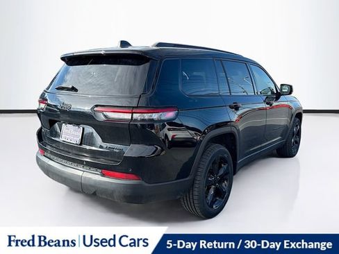 Used 2023 Jeep Grand Cherokee L Limited w/ Black Appearance Package AWD/4WD image 8