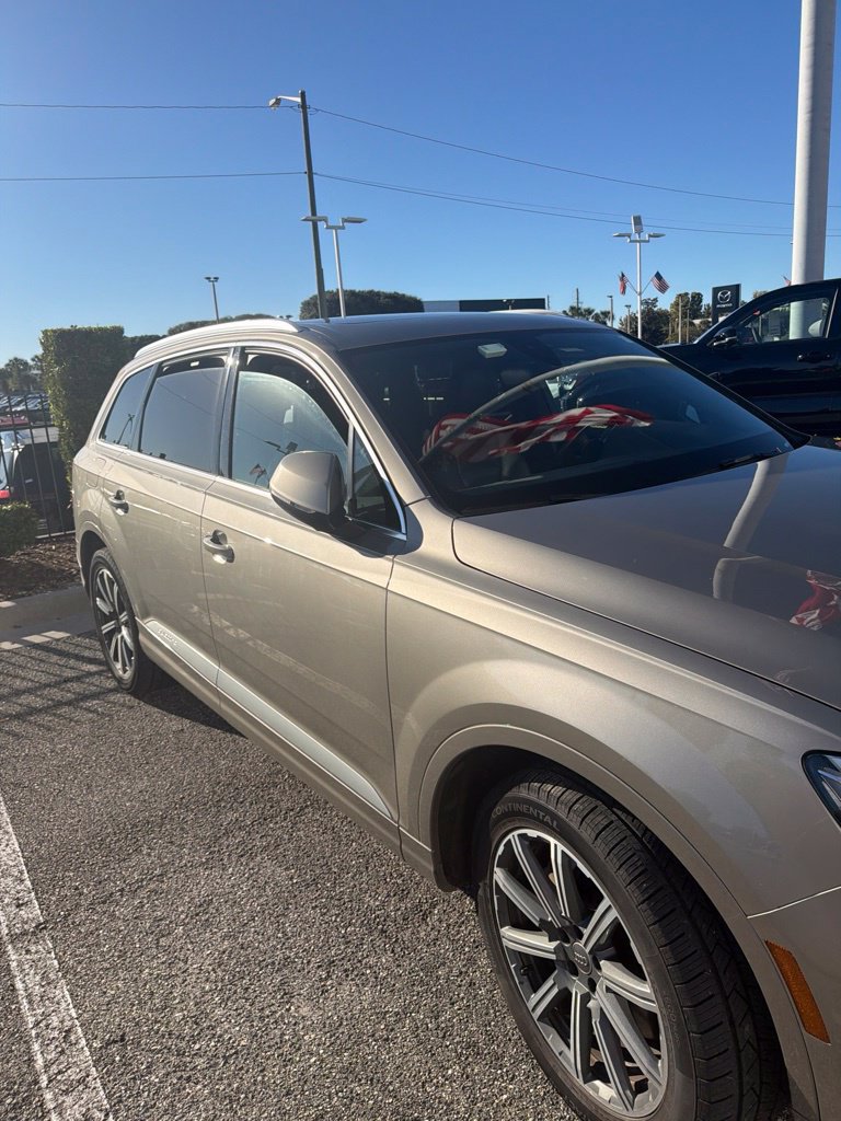 Used 2017 Audi Q7 3.0T Prestige AWD/4WD image 6