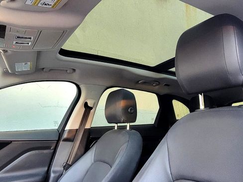 Used 2018 Jaguar F-PACE Premium image 18