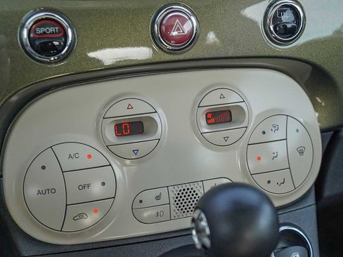 Used 2015 FIAT 500 Lounge w/ Luxury Leather Package image 19