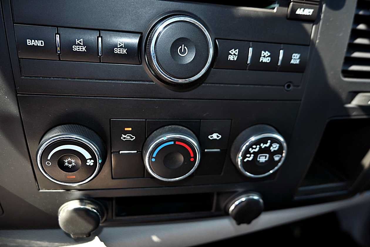 Used 2007 Chevrolet Silverado 2500 LT AWD/4WD image 20