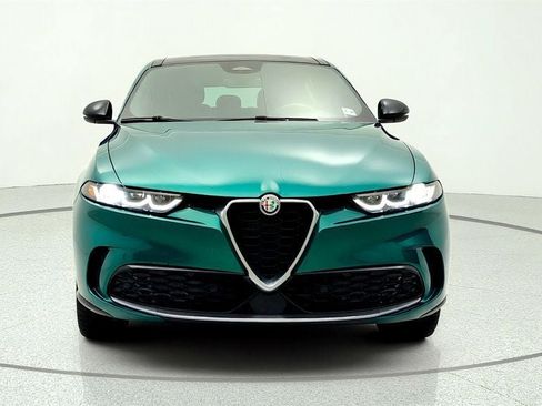 Used 2024 Alfa Romeo Tonale Ti w/ Premium Interior Package AWD/4WD image 2