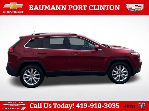 Used 2017 Jeep Cherokee Limited AWD/4WD image 7