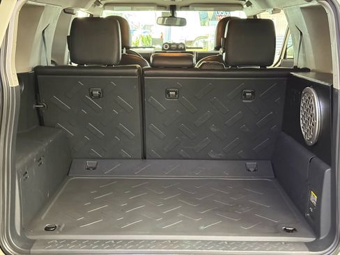 Used 2014 Toyota FJ Cruiser 4WD image 10