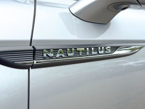Used 2023 Lincoln Nautilus Reserve w/ Equipment Group 202A AWD/4WD image 12