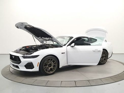 Used 2025 Ford Mustang GT RWD image 11