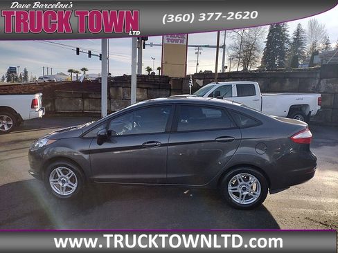 Used 2017 Ford Fiesta SE image 7