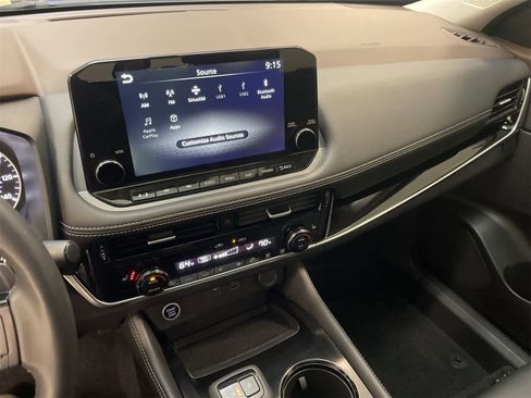 Used 2023 Nissan Rogue SL w/ SL Premium Package image 33