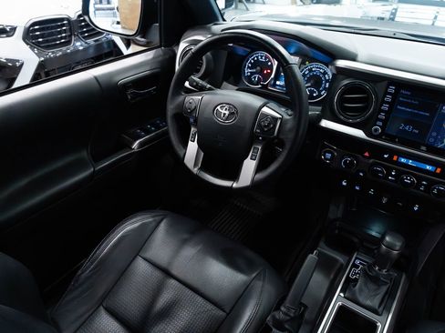 Used 2023 Toyota Tacoma Limited image 9