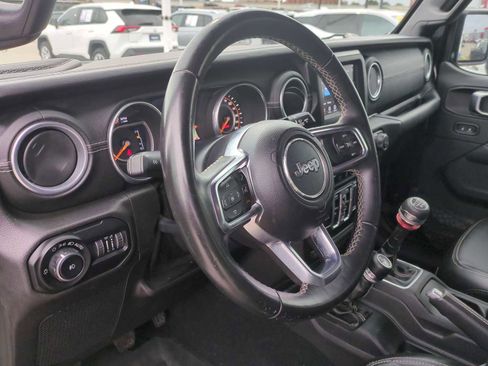 Used 2018 Jeep Wrangler Unlimited Sahara image 10