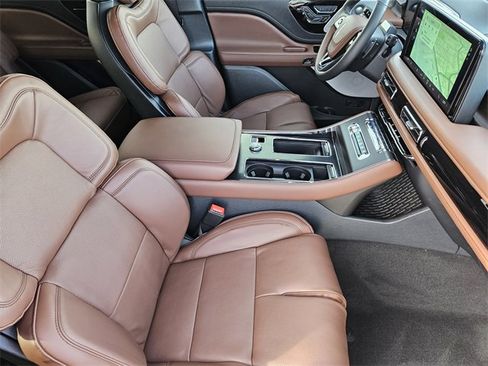 New 2026 Lincoln Aviator Reserve image 13