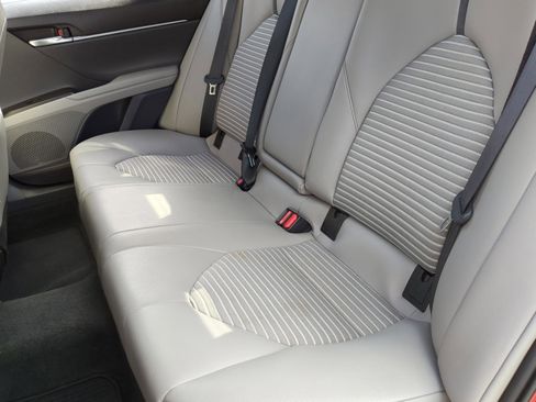 Used 2022 Toyota Camry SE image 14