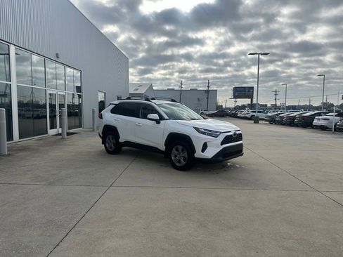 Used 2022 Toyota RAV4 XLE image 30