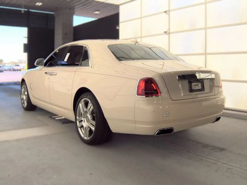 Used 2016 Rolls-Royce Ghost RWD image 11