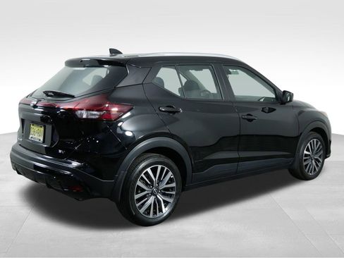 Used 2022 Nissan Kicks SV FWD image 10