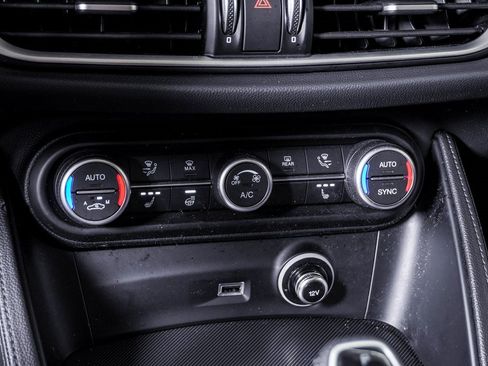 Used 2023 Alfa Romeo Stelvio Veloce image 24