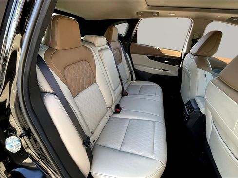 Used 2025 Nissan Murano Platinum w/ Cargo Package image 25