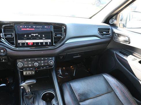 Used 2024 Dodge Durango GT image 17