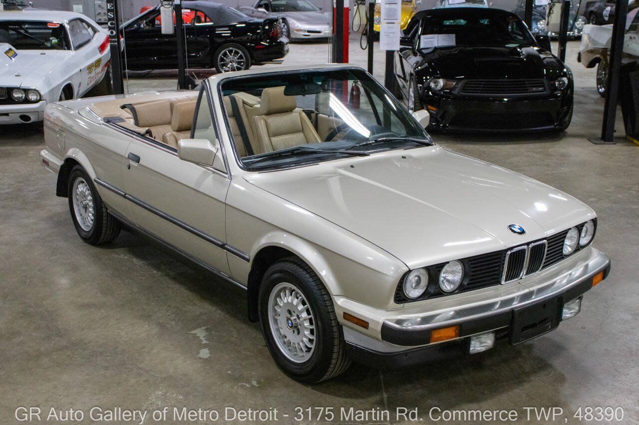 Used 1989 BMW 325i Convertible RWD image 10