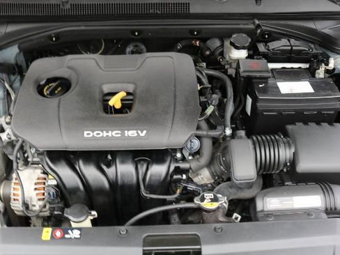 Used 2020 Hyundai Veloster 2.0 FWD image 21