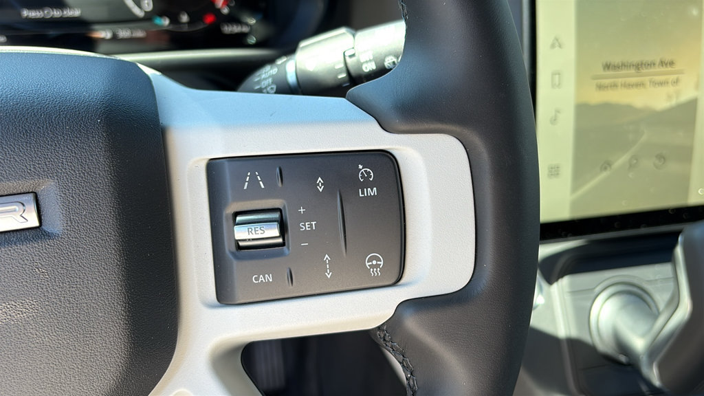 New 2026 Land Rover Defender 110 X-Dynamic SE AWD/4WD image 16