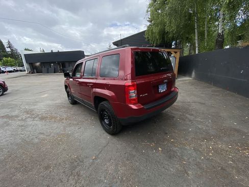 Used 2015 Jeep Patriot Sport w/ Power Value Group AWD/4WD image 4