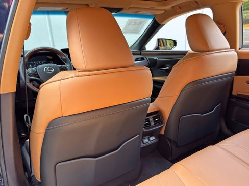 Used 2025 Lexus ES 350 Ultra Luxury w/ Accessory Package (Z1) FWD image 38