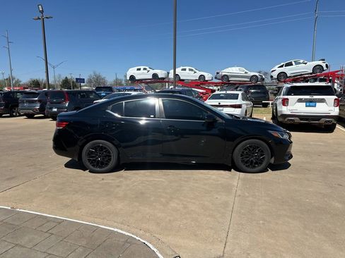 Used 2020 Nissan Sentra SV image 4