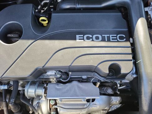 Used 2021 Chevrolet Equinox LT image 30