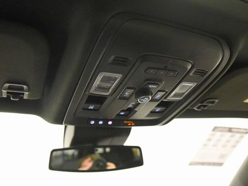 Used 2023 GMC Yukon XL Denali image 34