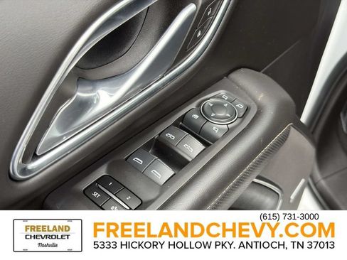 Used 2024 Chevrolet Suburban Premier AWD/4WD image 21