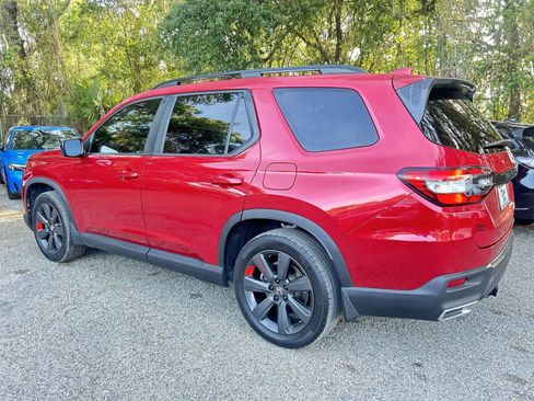 Certified 2023 Honda Pilot Sport image 6