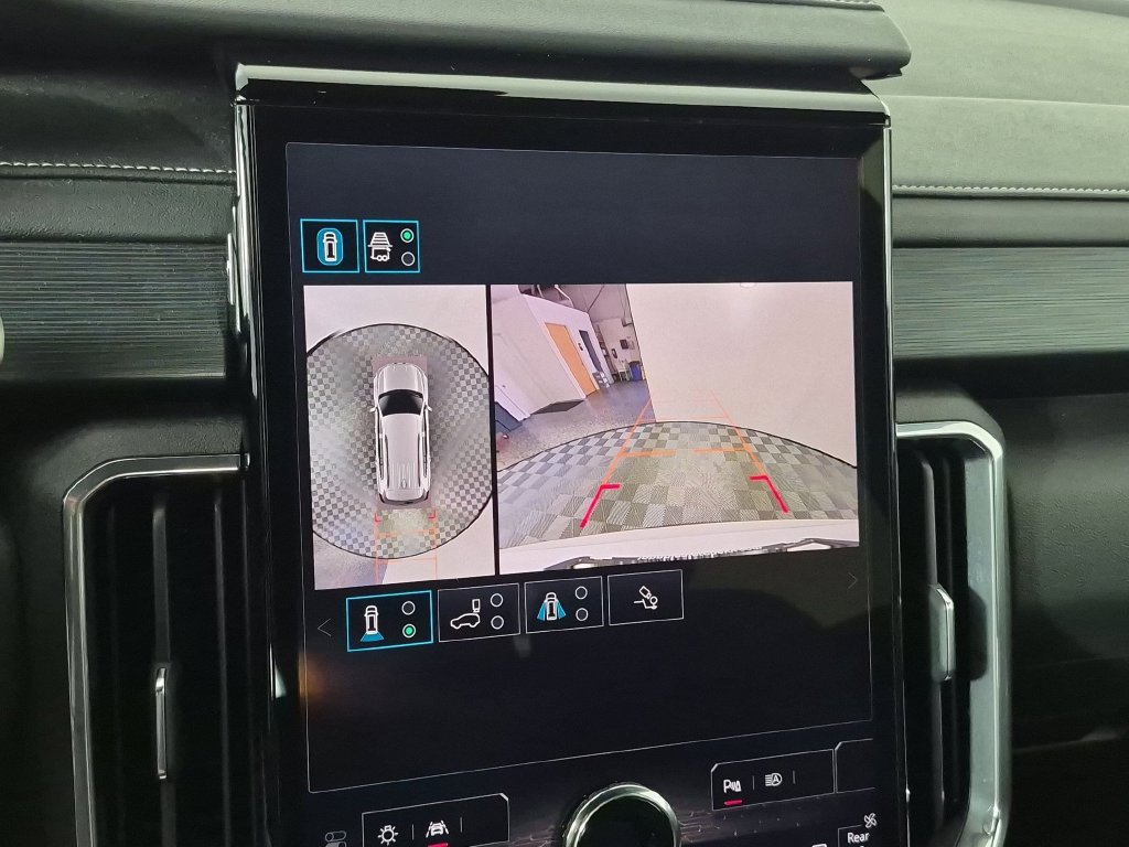 Certified 2025 GMC Acadia Elevation FWD image 24
