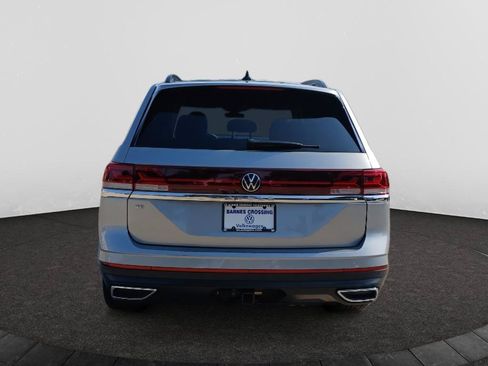 Certified 2025 Volkswagen Atlas SE FWD image 6