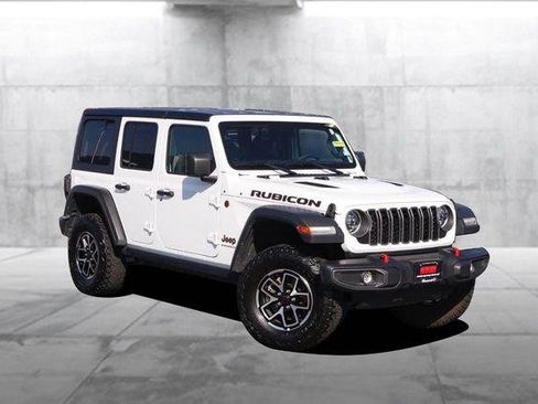 Used 2025 Jeep Wrangler Unlimited Rubicon image 2