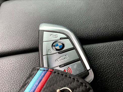 Used 2019 BMW X5 xDrive50i w/ M Sport Package image 14