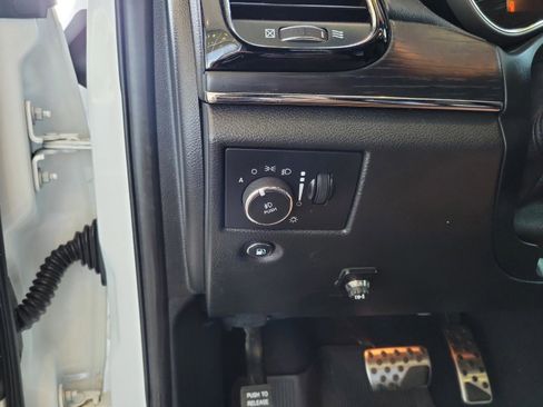 Used 2021 Jeep Grand Cherokee High Altitude AWD/4WD image 23