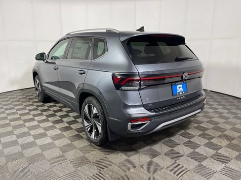 New 2026 Volkswagen Taos SE AWD/4WD image 5