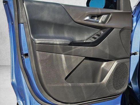 Used 2025 Chevrolet Equinox LT w/ Safety and Technology Package image 10