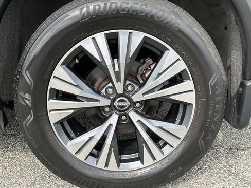 Certified 2023 Nissan Rogue SV w/ SV Premium B Package AWD/4WD image 11